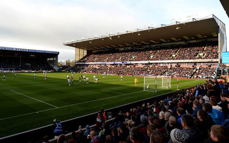 某队在上赛 某队在上赛